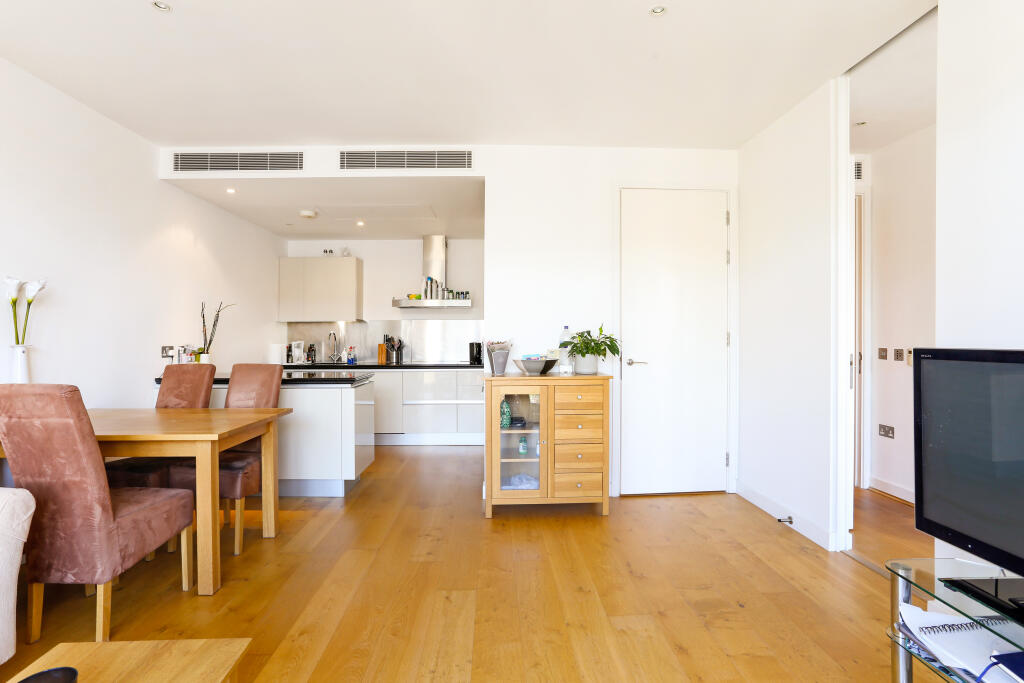 1 bed 1st Floor Flat for rent in London. From John D Wood & Co. Sales - Country House Department