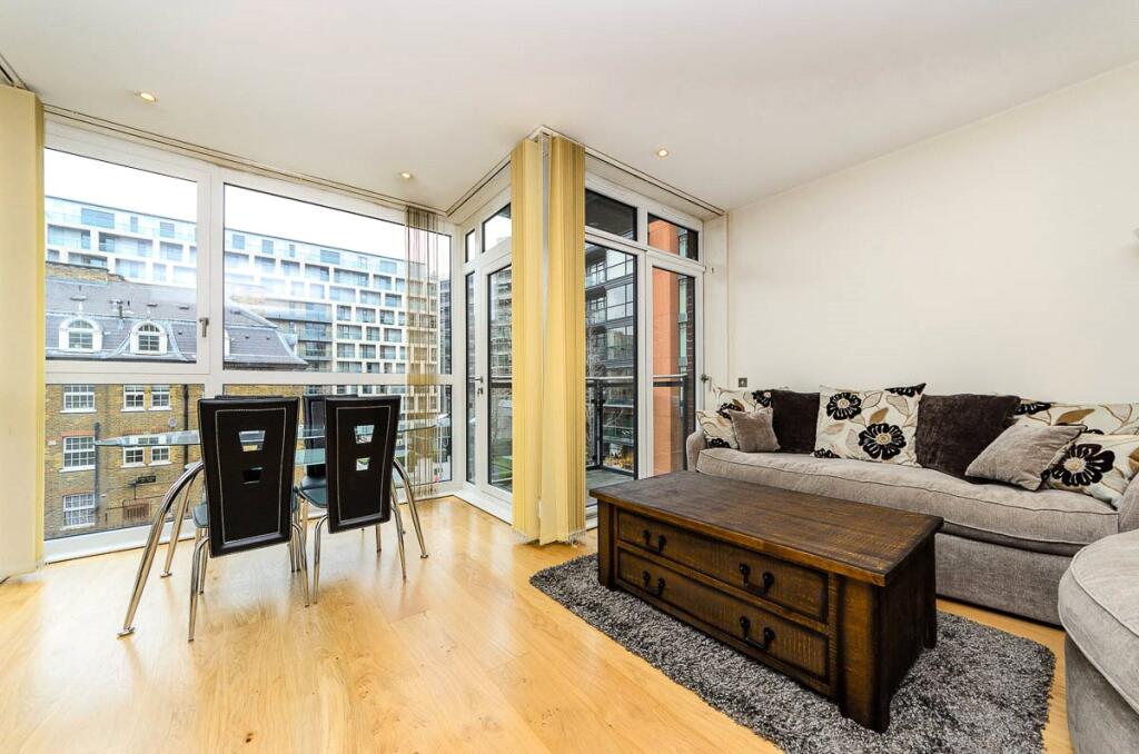 2 bed 1st Floor Flat for rent in London. From John D Wood & Co. Sales - Country House Department