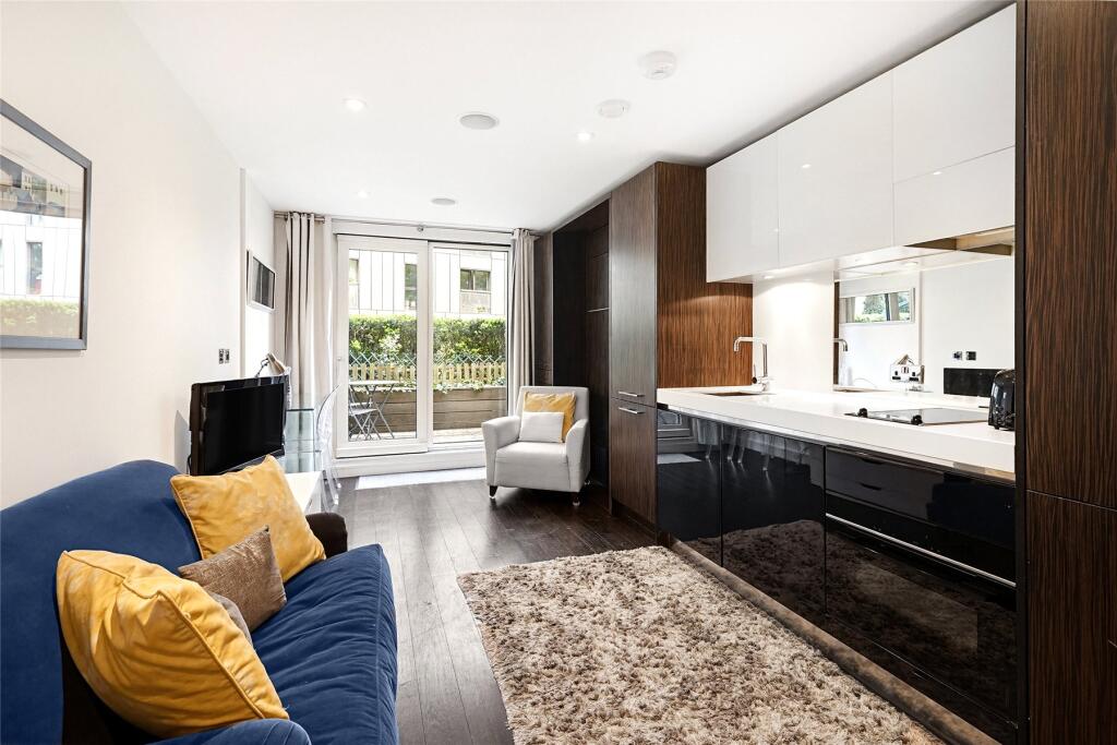 4 bed 1st Floor Flat for rent in Chelsea. From John D Wood & Co. Sales - Country House Department 4 bed 1st Floor Flat for rent in Chelsea. From John D Wood & Co. Sales - Country House Department