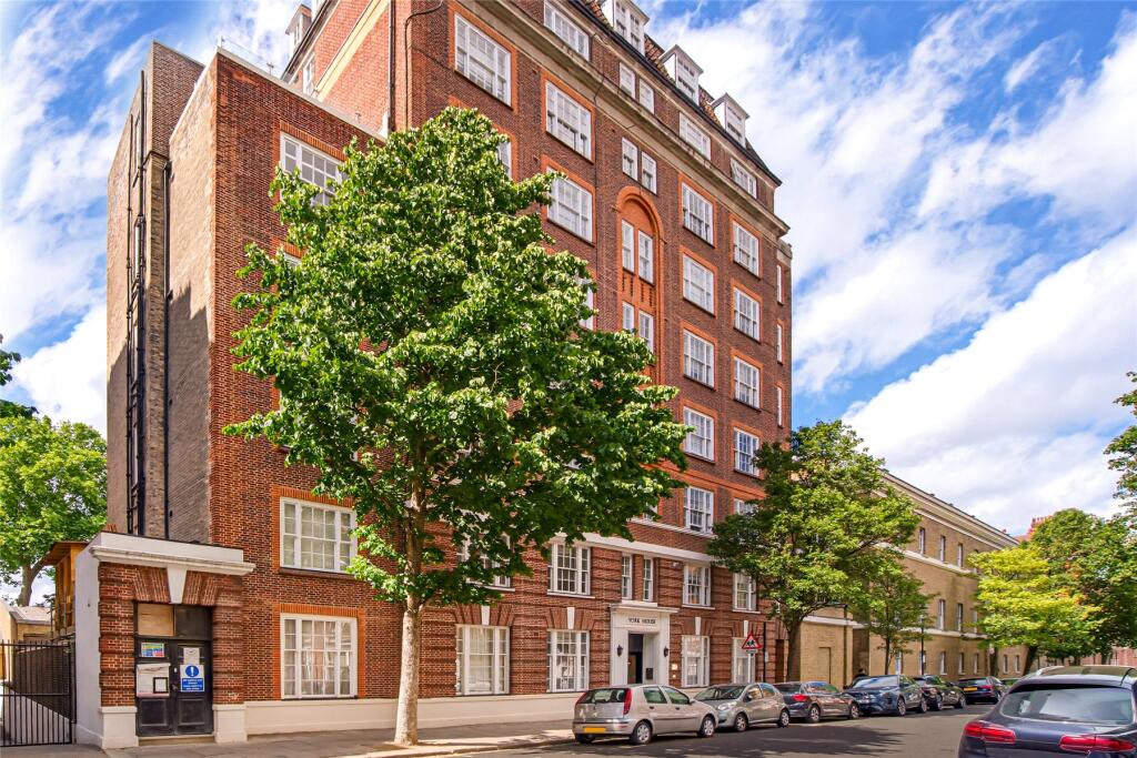 2 bed 1st Floor Flat for rent in Chelsea. From John D Wood & Co. Sales - Country House Department