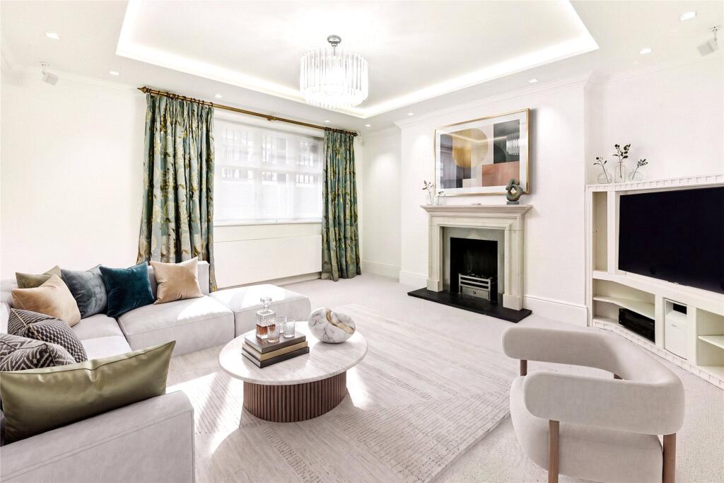 3 bed 1st Floor Flat for rent in London. From John D Wood & Co. Sales - Country House Department