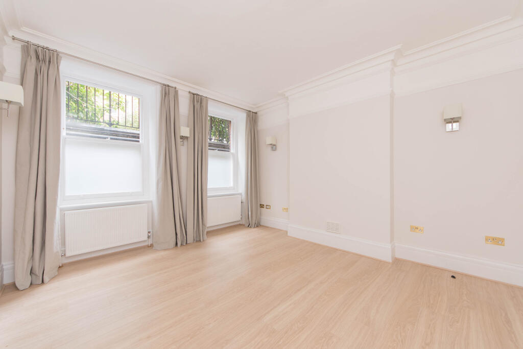 2 bed 1st Floor Flat for rent in Chelsea. From John D Wood & Co. Sales - Country House Department