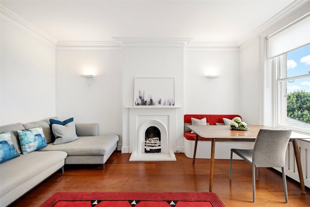 2 bed 1st Floor Flat for rent in Chelsea. From John D Wood & Co. Sales - Country House Department