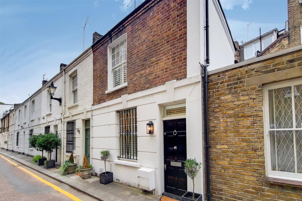 2 bed Mid Terraced House for rent in Chelsea. From John D Wood & Co. Sales - Country House Department 2 bed Mid Terraced House for rent in Chelsea. From John D Wood & Co. Sales - Country House Department