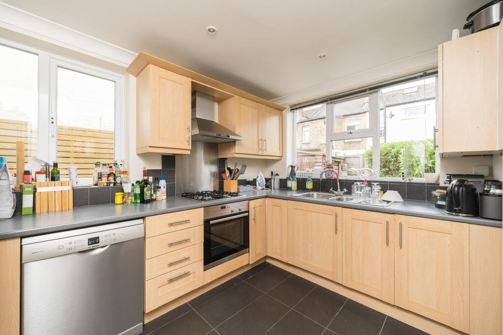 2 bed Detached House for rent in Twickenham. From John D Wood & Co - St. Margarets