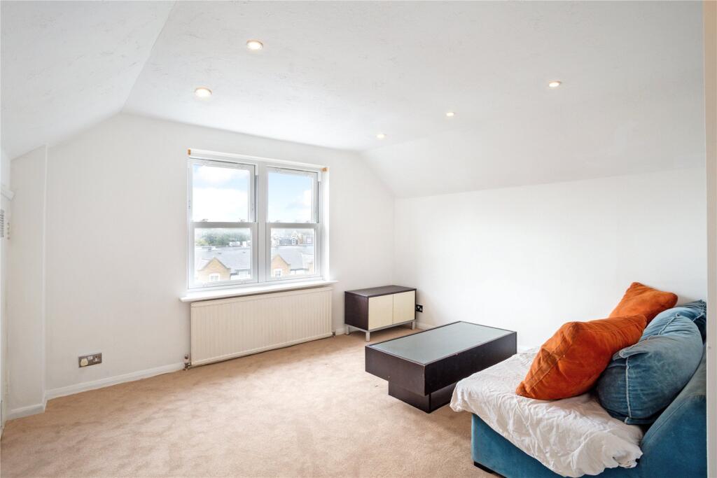 1 bed 1st Floor Flat for rent in Twickenham. From John D Wood & Co - St. Margarets