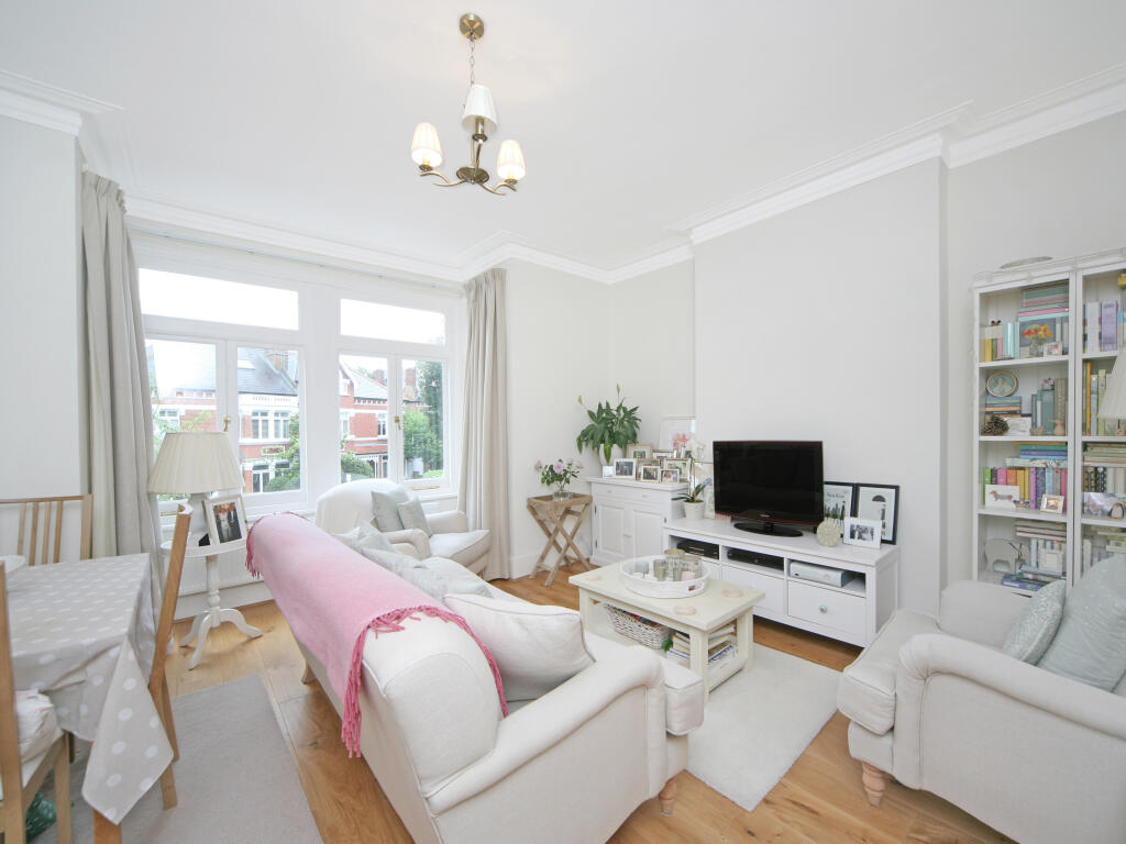 2 bed 1st Floor Flat for rent in Twickenham. From John D Wood & Co - St. Margarets