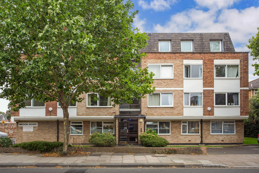 2 bed 1st Floor Flat for rent in Twickenham. From John D Wood & Co - St. Margarets 2 bed 1st Floor Flat for rent in Twickenham. From John D Wood & Co - St. Margarets