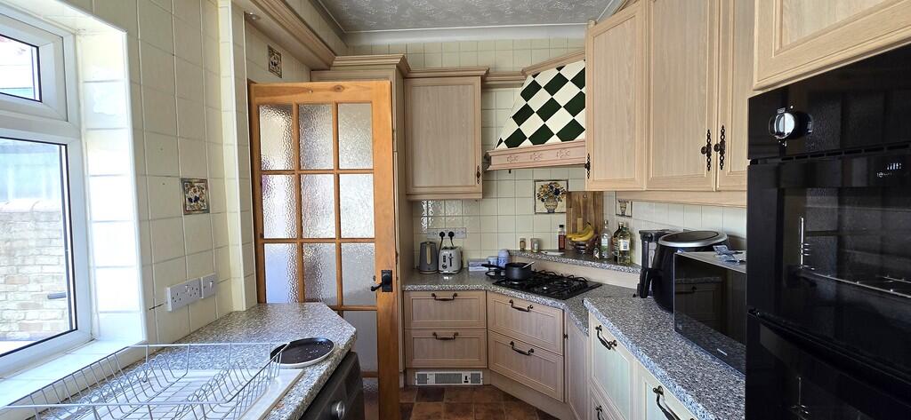 2 bed Mid Terraced House for rent in Uttoxeter. From John German - Uttoxeter