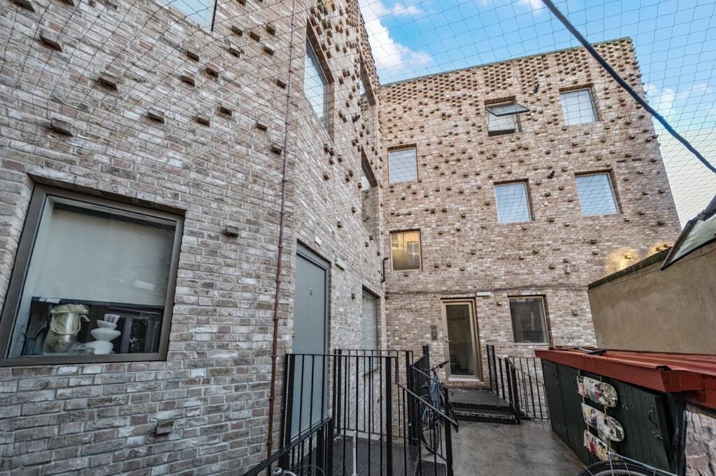 2 bed 1st Floor Flat for rent in Deptford. From John Payne - Greenwich