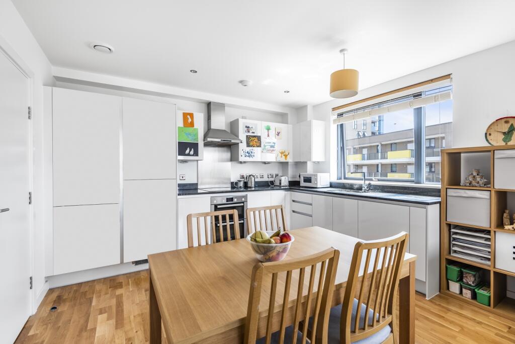 2 bed 1st Floor Flat for rent in Greenwich. From John Payne - Greenwich