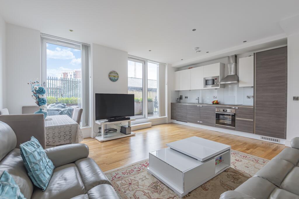 2 bed 1st Floor Flat for rent in Greenwich. From John Payne - Greenwich