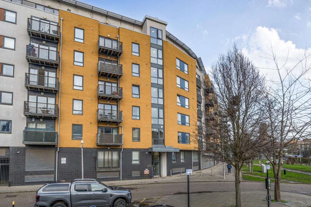 2 bed 1st Floor Flat for rent in Greenwich. From John Payne - Greenwich