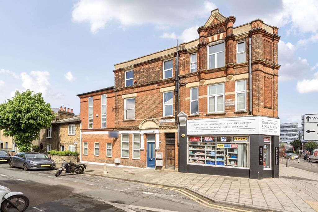 3 bed Mid Terraced House for rent in Greenwich. From John Payne - East Greenwich