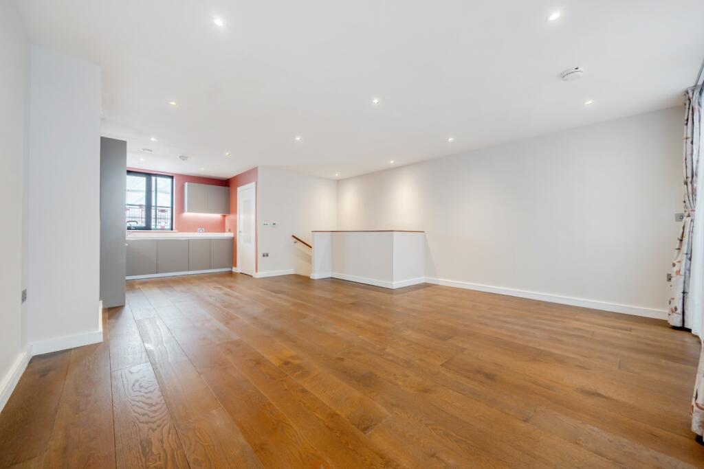 3 bed Annexe for rent in Greenwich. From John Payne - East Greenwich 3 bed Annexe for rent in Greenwich. From John Payne - East Greenwich