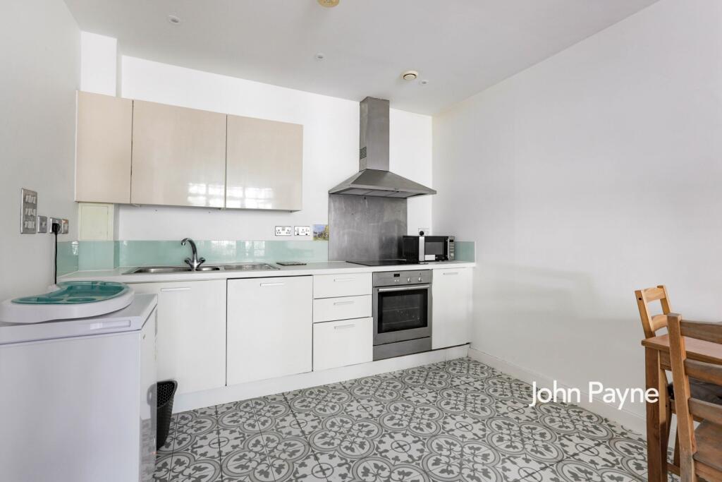 2 bed 1st Floor Flat for rent in Greenwich. From John Payne - East Greenwich