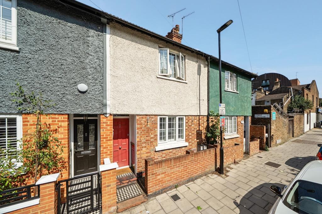 2 bed Mid Terraced House for rent in Greenwich. From John Payne - East Greenwich