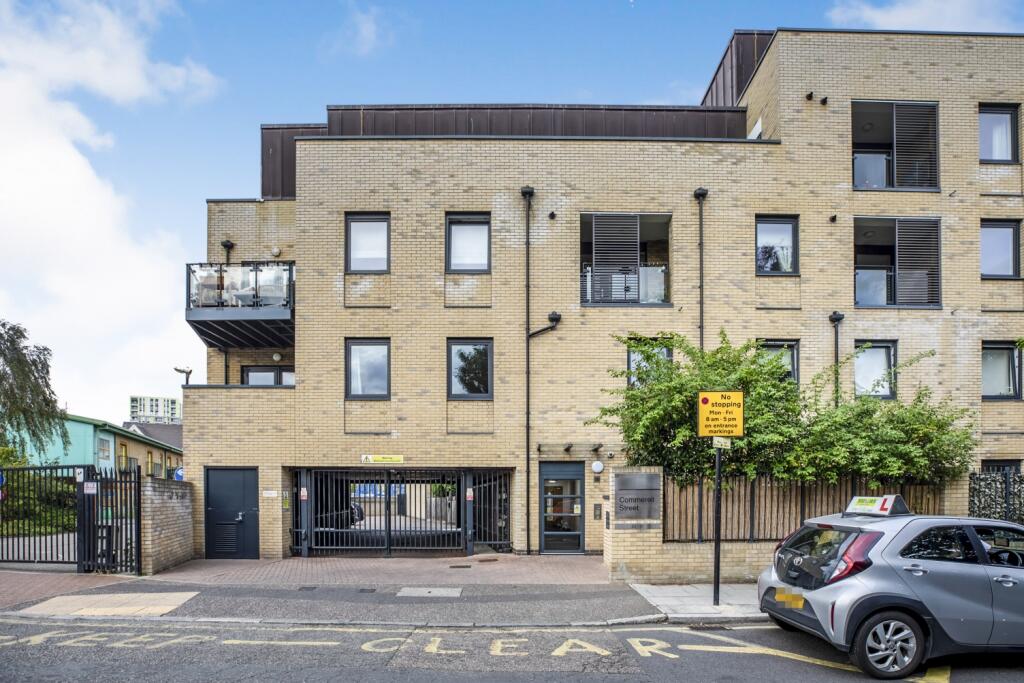 2 bed 1st Floor Flat for rent in Greenwich. From John Payne - East Greenwich