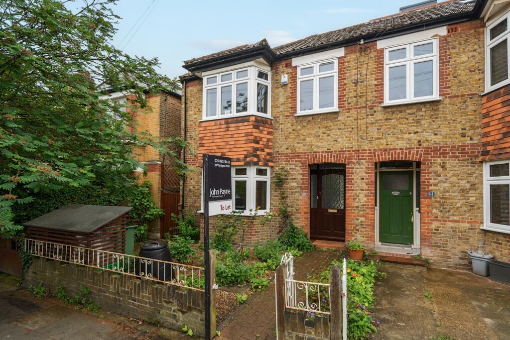 3 bed End Terraced House for rent in Lewisham. From John Payne - Lee