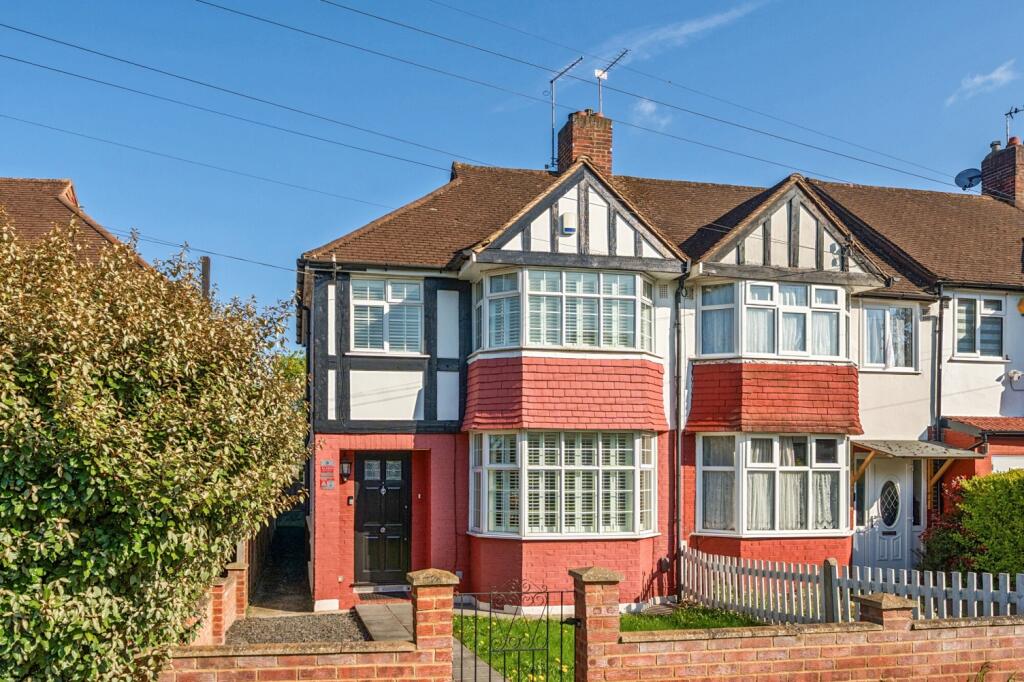 3 bed Semi Detached for rent in Eltham. From John Payne - Lee 3 bed Semi Detached for rent in Eltham. From John Payne - Lee