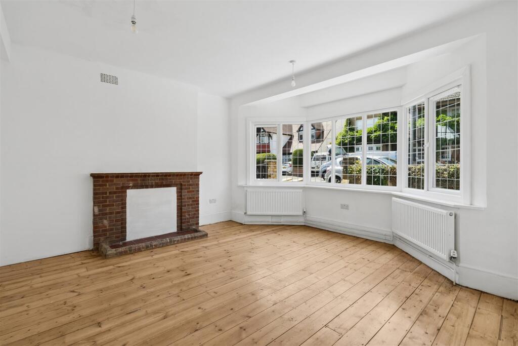 4 bed Detached for rent in Chorleywood. From John Roberts and Co