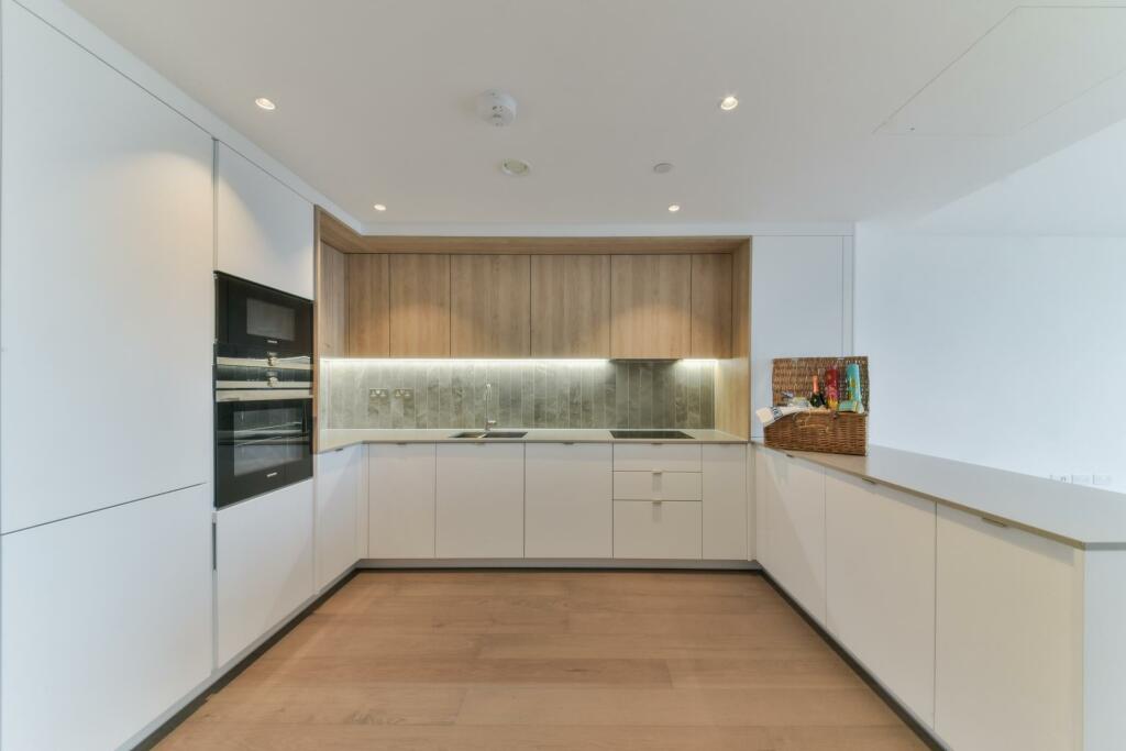 3 bed Flat for rent in . From Johns & Co - Nine Elms