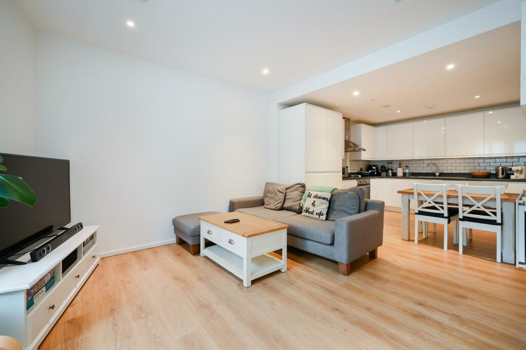 2 bed Apartment for rent in Battersea. From Johns & Co - Nine Elms