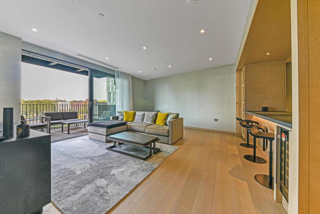 2 bed Apartment for rent in Battersea. From JOHNS&CO - Nine Elms