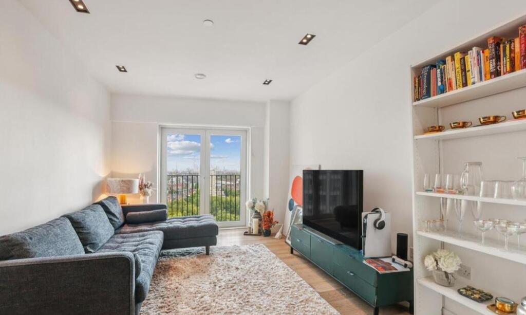 1 bed 1st Floor Flat for rent in London. From JOHNS&CO - Nine Elms