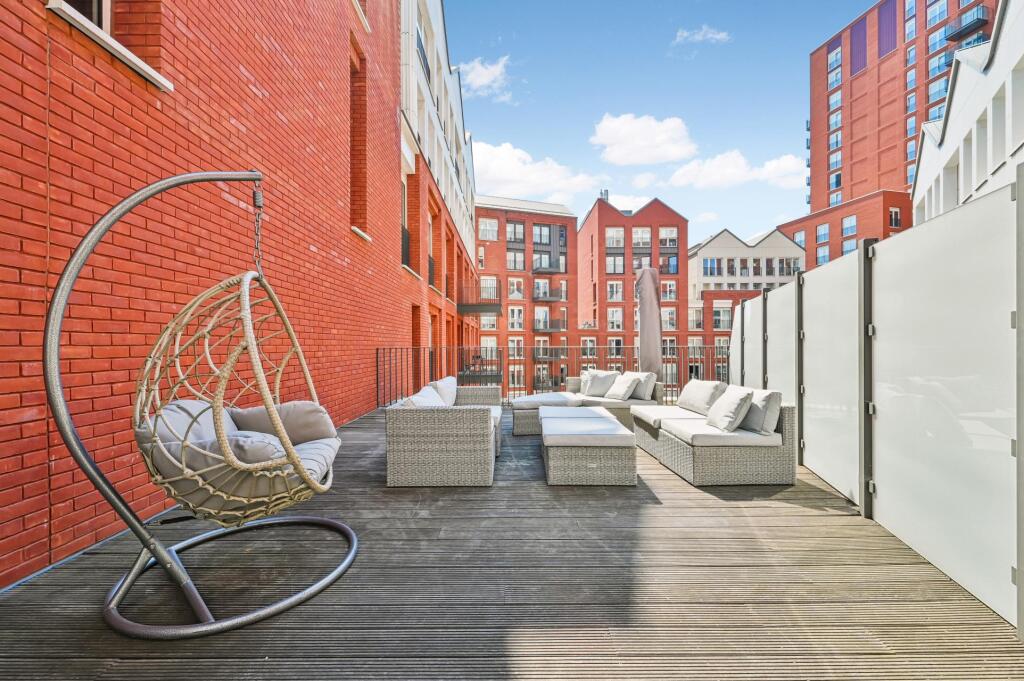 1 bed 1st Floor Flat for rent in Clapham. From JOHNS&CO - Nine Elms