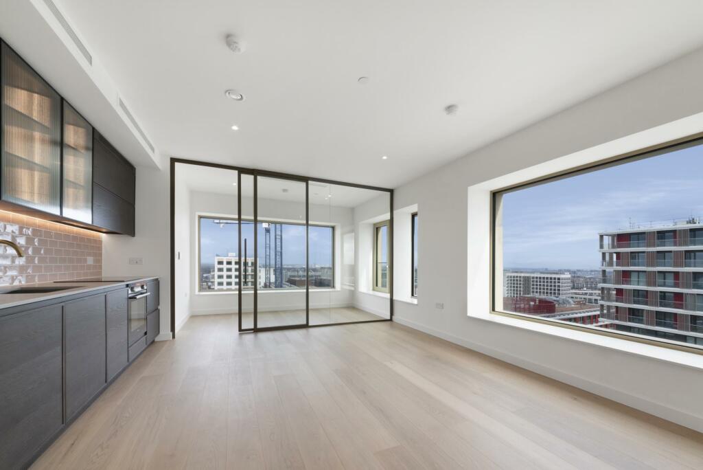 2 bed Apartment for rent in . From Johns & Co - Royal Wharf