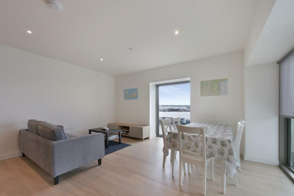 3 bed Flat for rent in . From Johns & Co - Royal Wharf