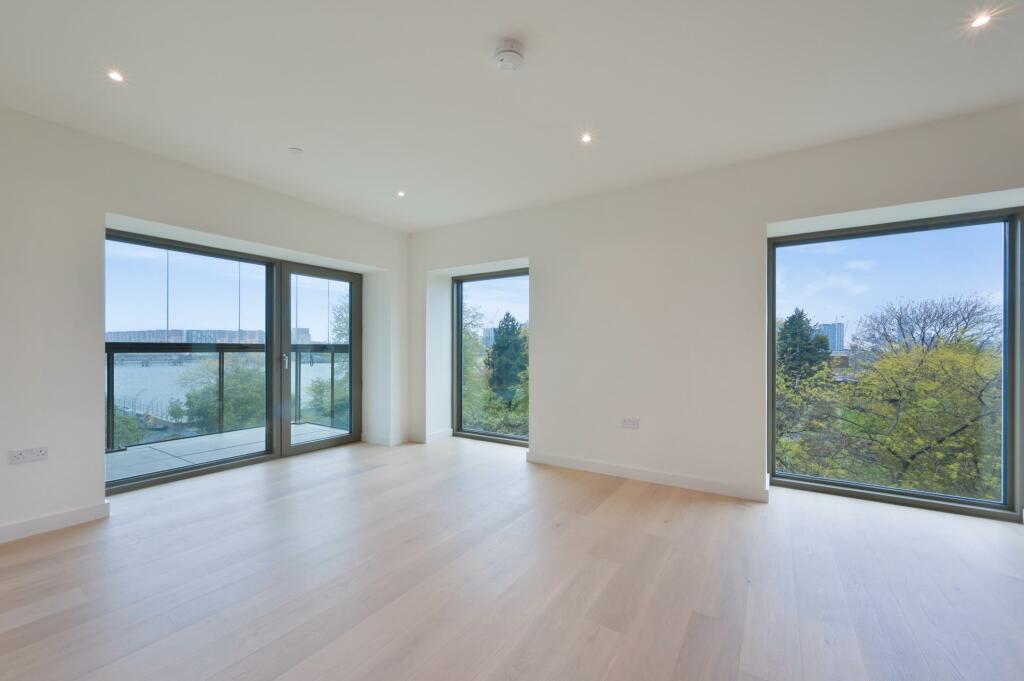 3 bed Apartment for rent in . From Johns & Co - Royal Wharf