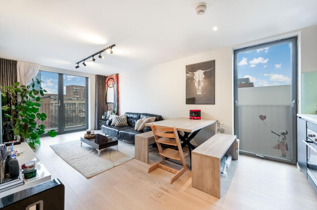 2 bed Apartment for rent in West Ham. From JOHNS&CO - Royal Wharf