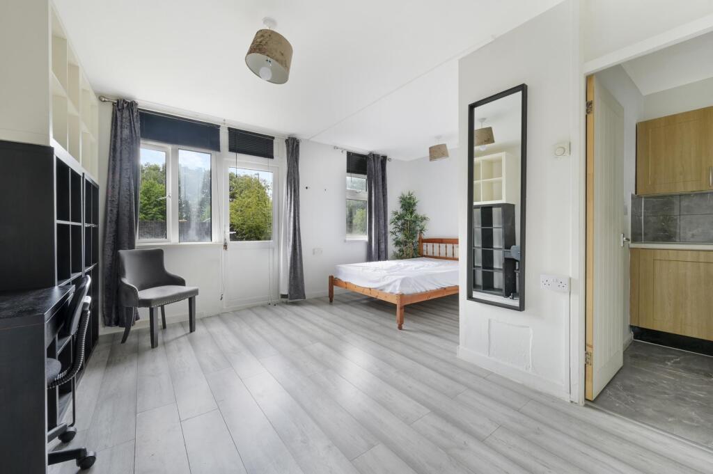 0 bed Apartment for rent in London. From JOHNS&CO - Royal Wharf