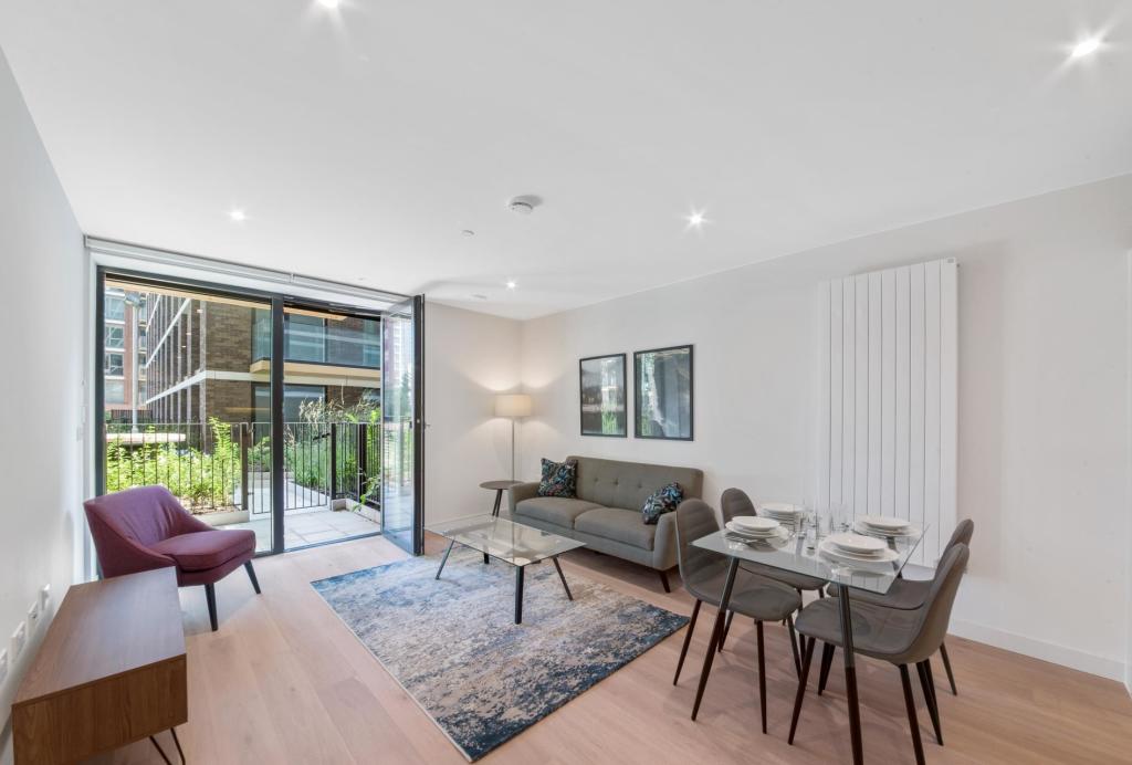 1 bed Apartment for rent in London. From JOHNS&CO - Royal Wharf