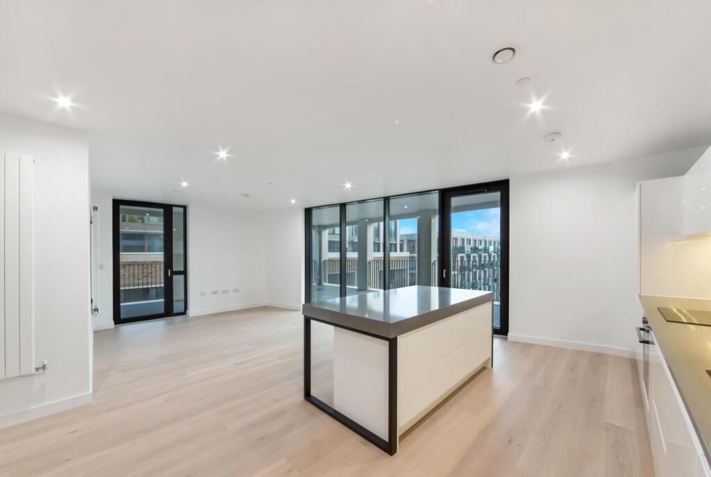 3 bed Apartment for rent in Woolwich. From JOHNS&CO - Royal Wharf