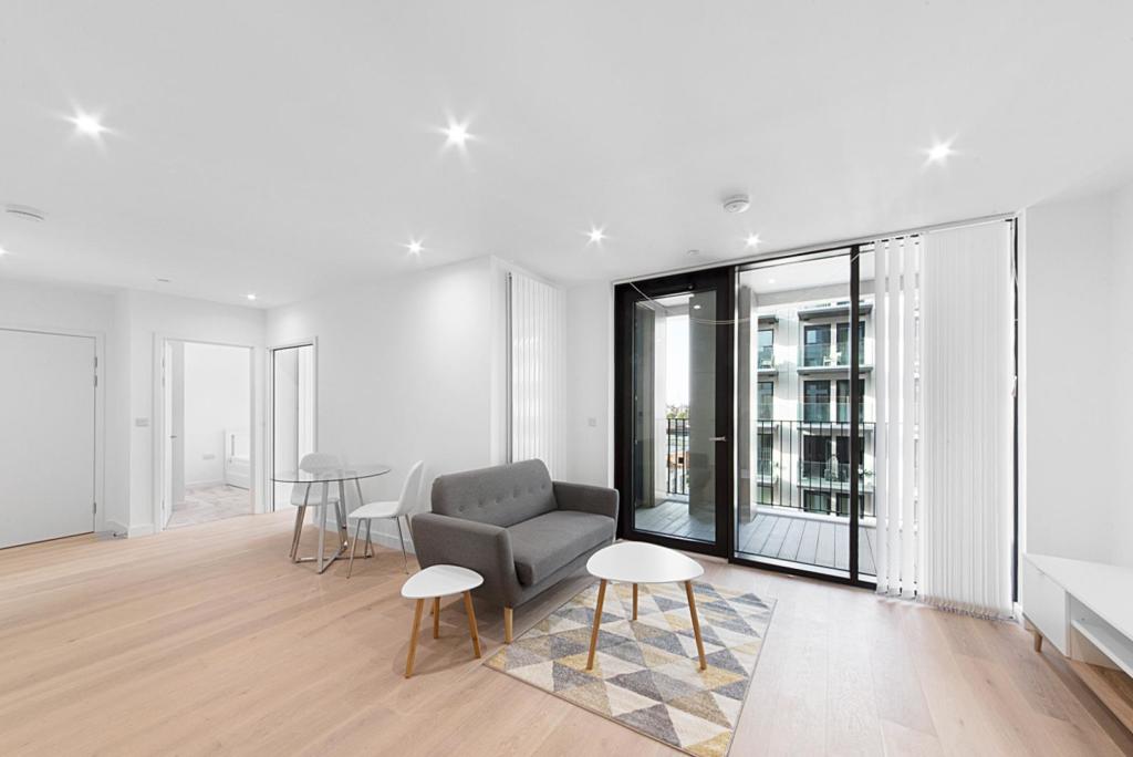 2 bed Apartment for rent in West Ham. From JOHNS&CO - Royal Wharf
