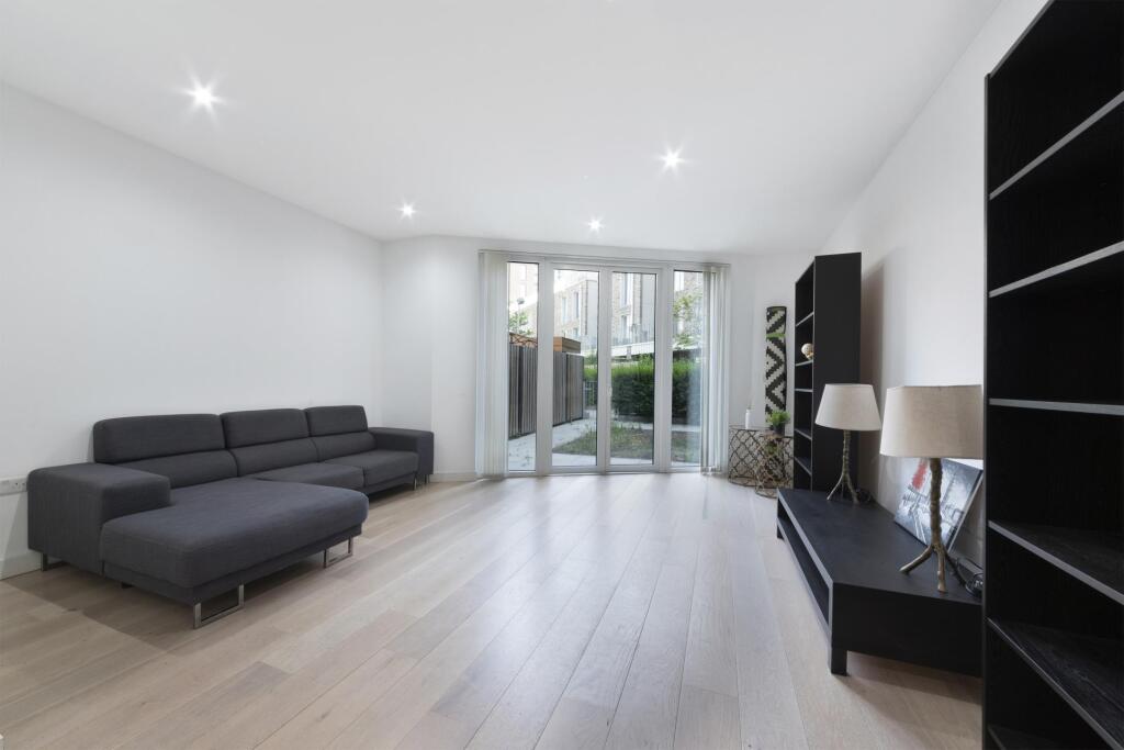 3 bed Mid Terraced House for rent in Woolwich. From JOHNS&CO - Royal Wharf