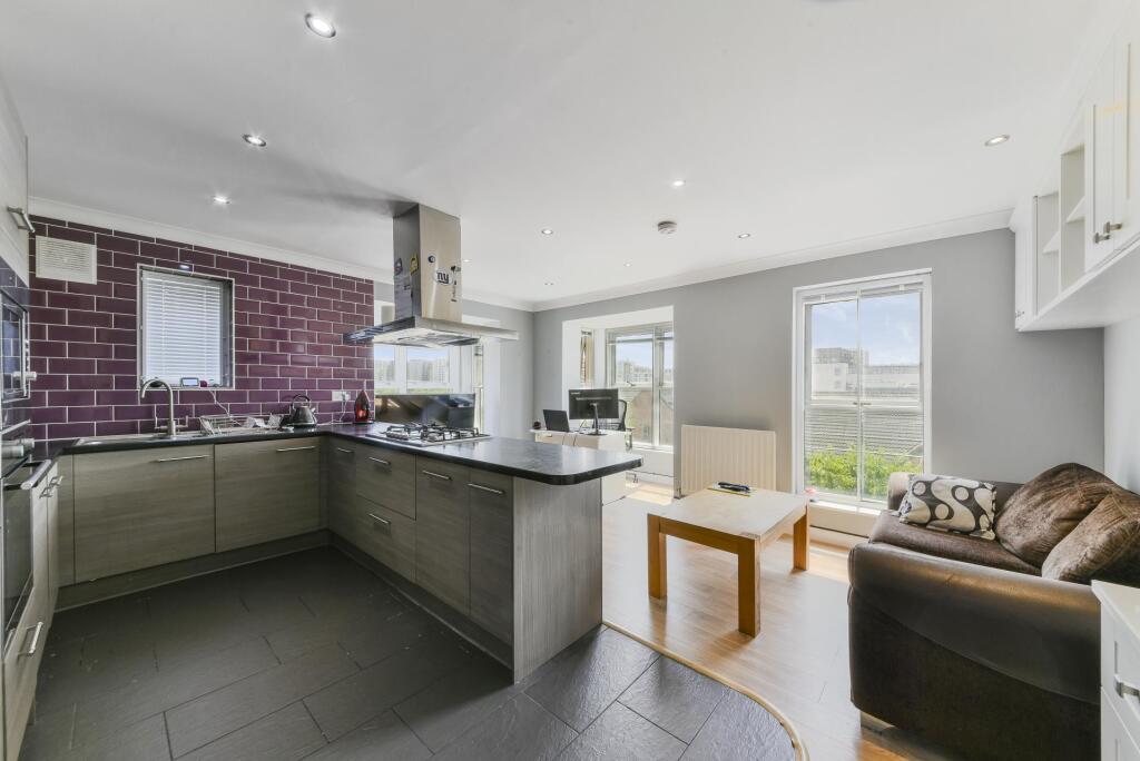 2 bed Apartment for rent in Woolwich. From JOHNS&CO - Royal Wharf