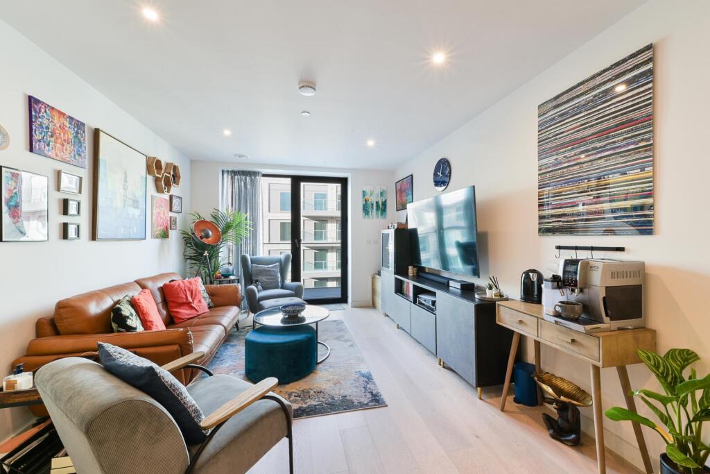 2 bed Apartment for rent in Woolwich. From JOHNS&CO - Royal Wharf