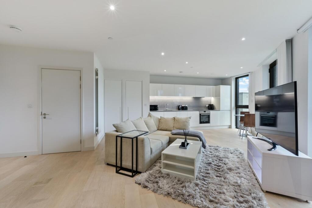 4 bed Apartment for rent in London. From JOHNS&CO - Royal Wharf