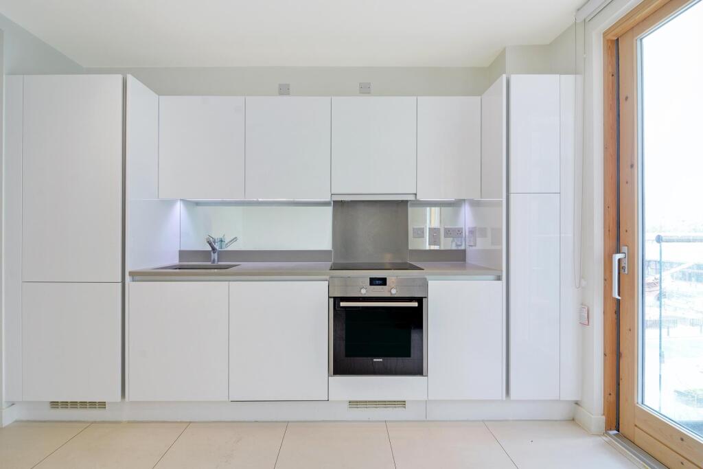 1 bed Apartment for rent in Stepney. From JOHNS&CO - Wapping