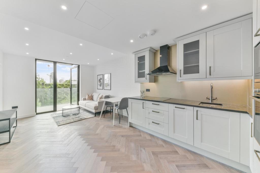 3 bed Apartment for rent in London. From JOHNS&CO - Wapping