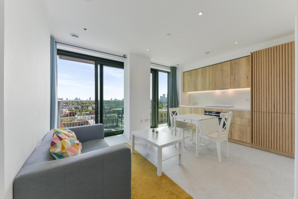 4 bed Apartment for rent in Stepney. From JOHNS&CO - Wapping