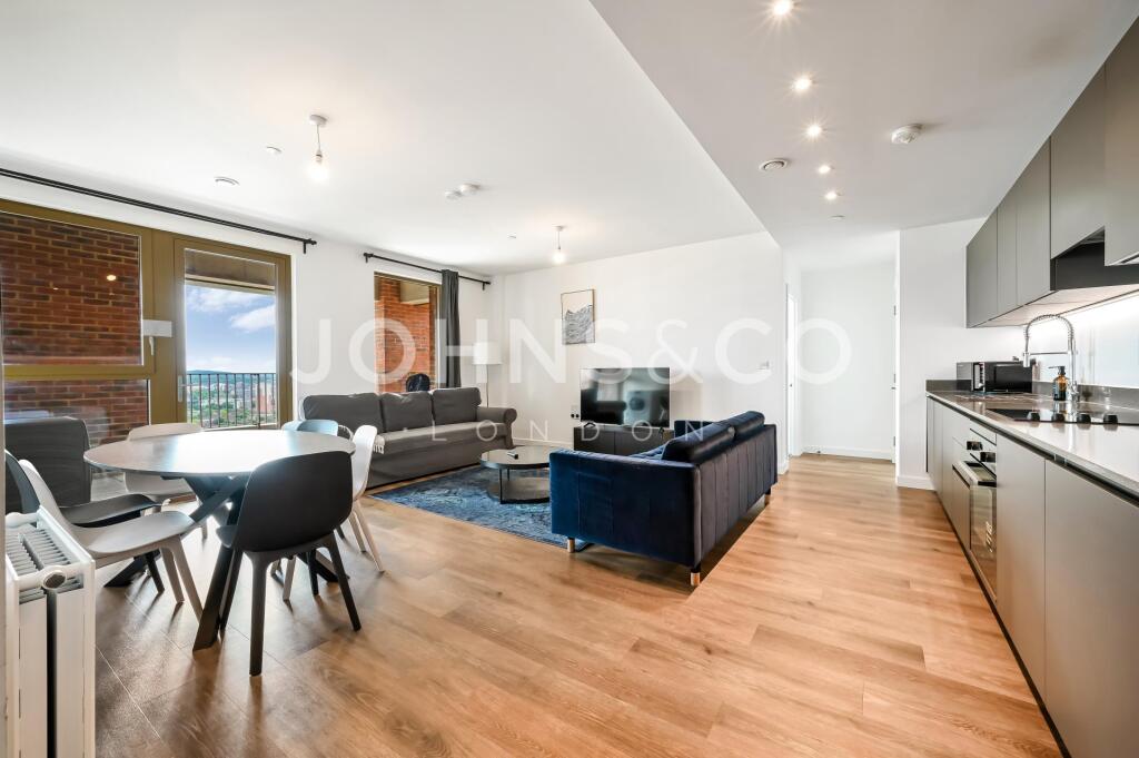 3 bed Apartment for rent in Camberwell. From JOHNS&CO - Wapping
