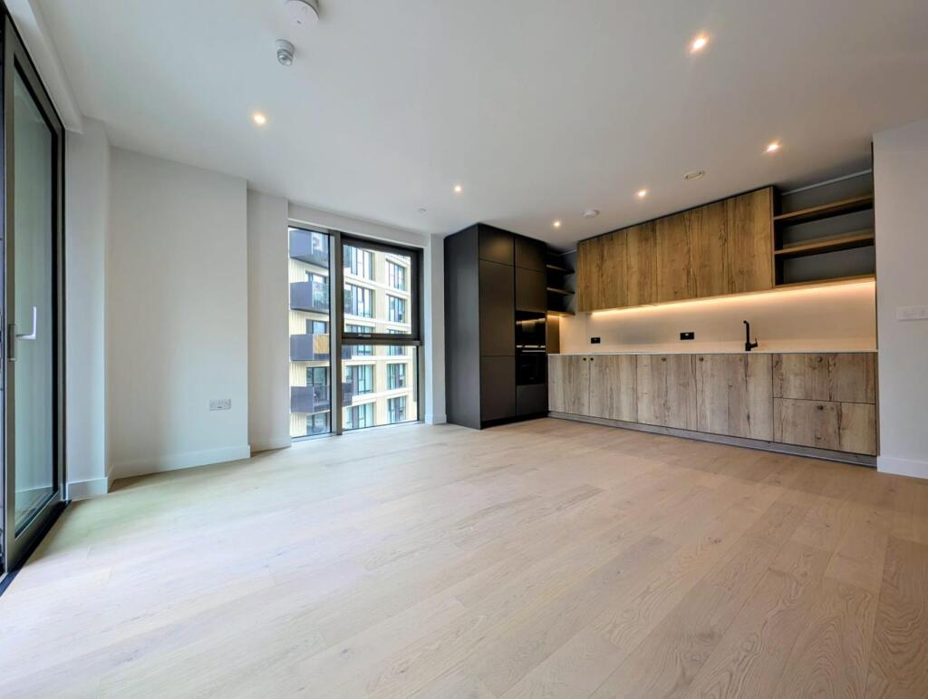 1 bed 1st Floor Flat for rent in Camberwell. From JOHNS&CO - Wapping