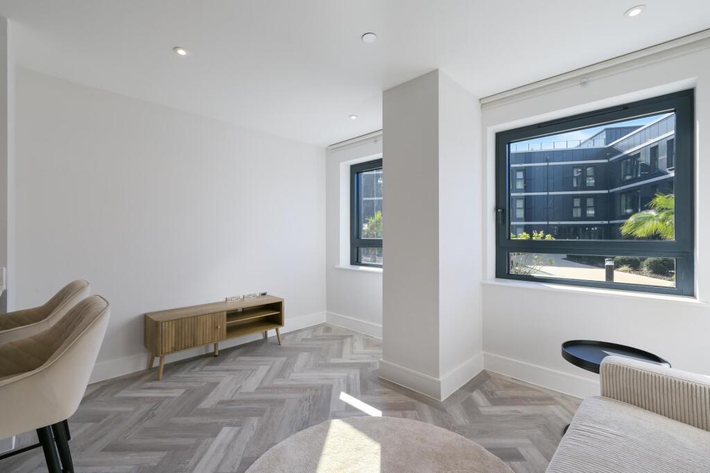 1 bed Apartment for rent in Hadley Wood. From JOHNS&CO - West Hampstead