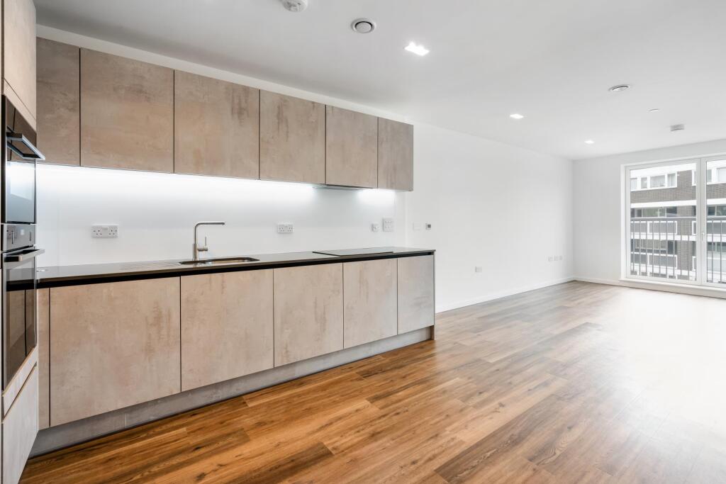 1 bed 1st Floor Flat for rent in London. From JOHNS&CO - West Hampstead