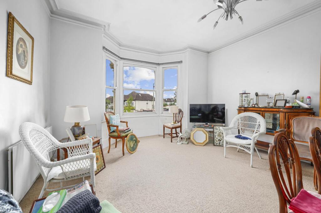 4 bed 1st Floor Flat for rent in Hendon. From JOHNS&CO - West Hampstead